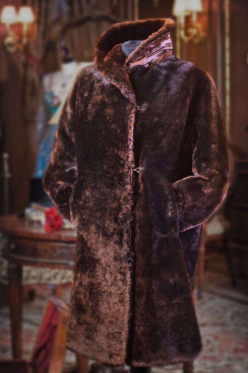 Iconic Collectables Fur Coat Worn On The Titanic Sold For £150000