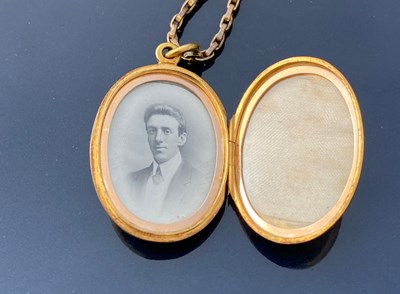 Titanic Wallace Hartley Gold Locket Sold For £22000