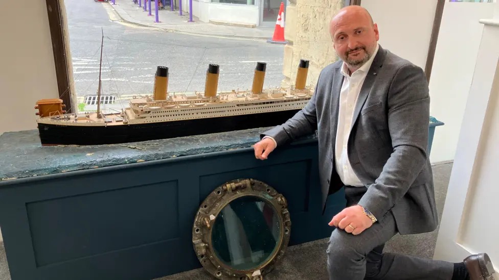 Andrew And Ship