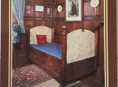 Iconic Collectables Queen Victorias Bed Sold For £2500
