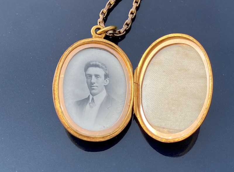 Wallace Hartley Gold Locket Sold For 21000