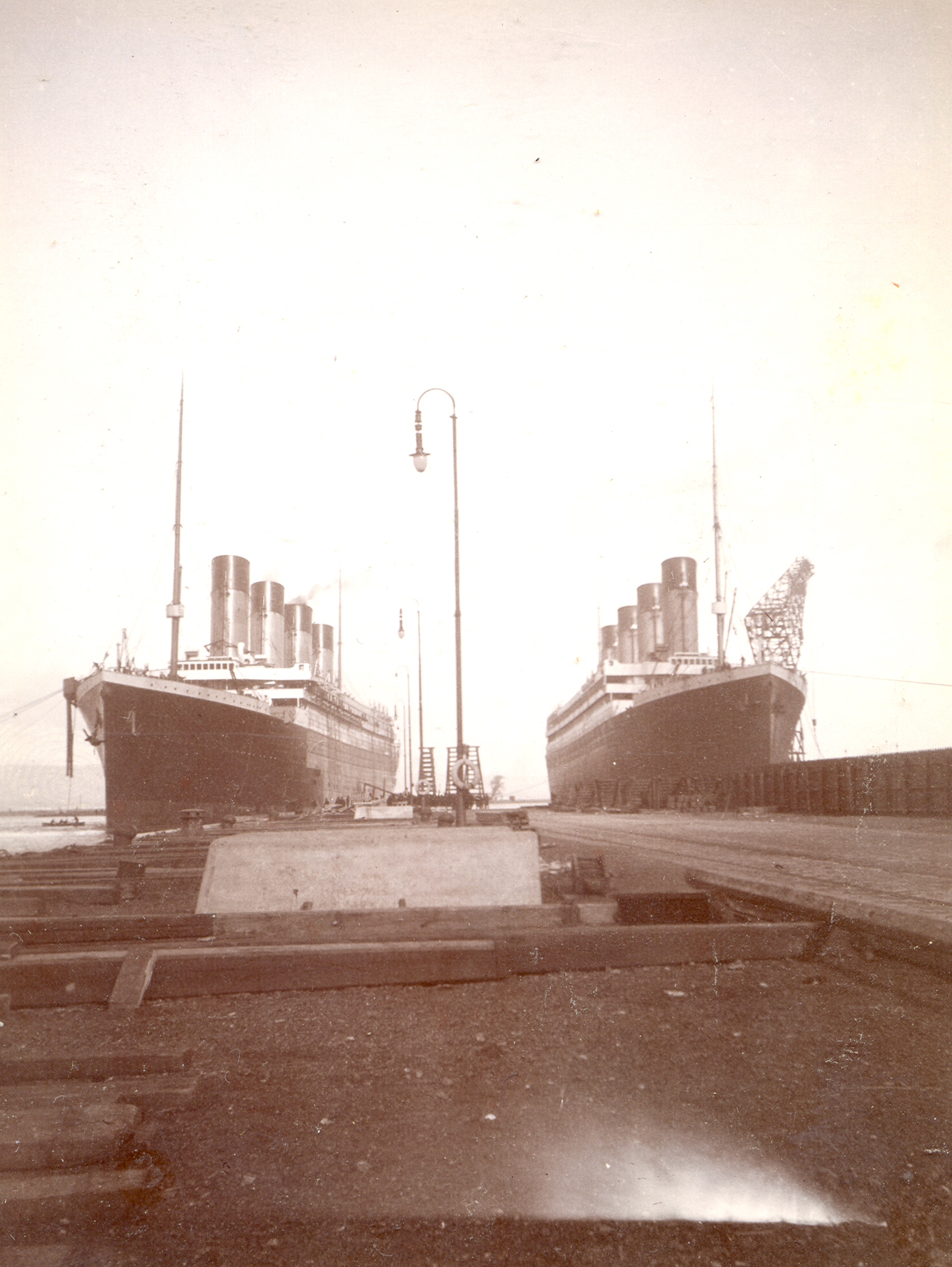 RMS Titanic Photograph Sold For £7000